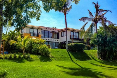 Luxury Villa Photo #4