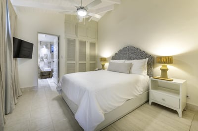 Luxury Villa Photo #5