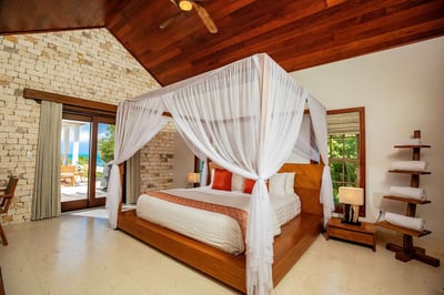 Luxury Villa Photo #11