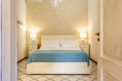 Luxury Villa Photo #33