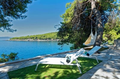 Luxury Villa Photo #6