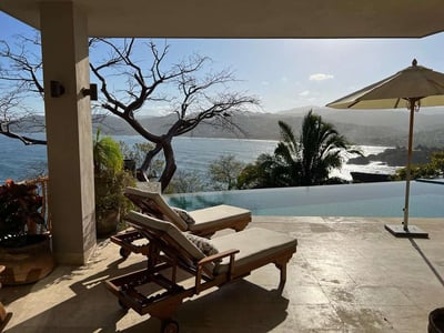 Luxury Villa Photo #6