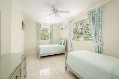 Luxury Villa Photo #25