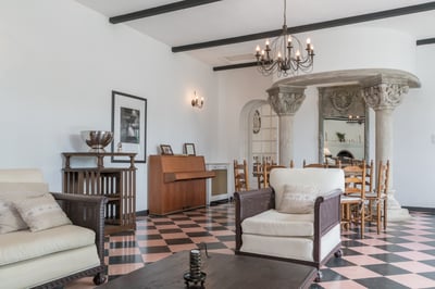 Luxury Villa Photo #10