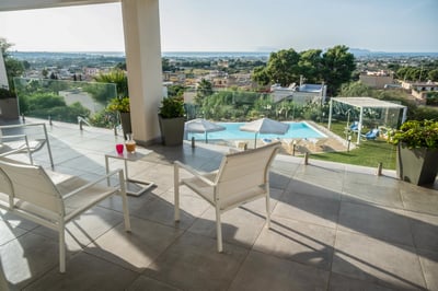 Luxury Villa Photo #13