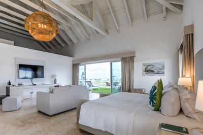 Luxury Villa Photo #23