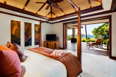 Luxury Villa Photo #25