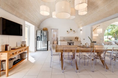 Luxury Villa Photo #26