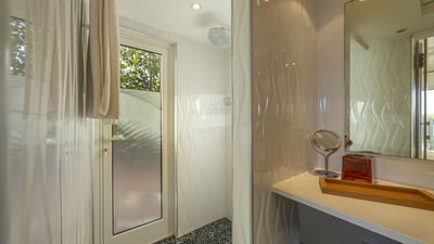 Luxury Villa Photo #35