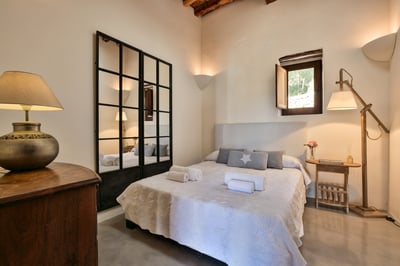 Luxury Villa Photo #32