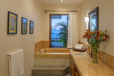 Luxury Villa Photo #37