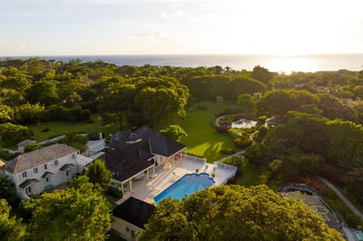 Luxury Villa Photo #3