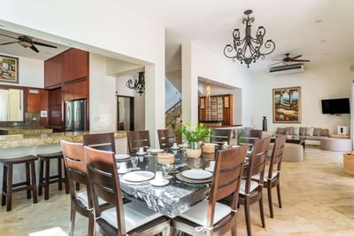 Luxury Villa Photo #28