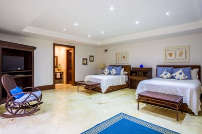 Luxury Villa Photo #29