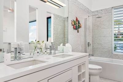 Luxury Villa Photo #23