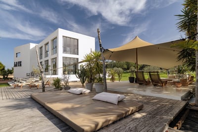 Luxury Villa Photo #4