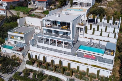 Luxury Villa Photo #15