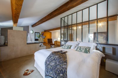 Luxury Villa Photo #15
