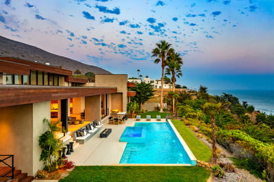 Luxury Villa Photo #4