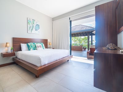 Luxury Villa Photo #36