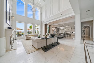 Luxury Villa Photo #26