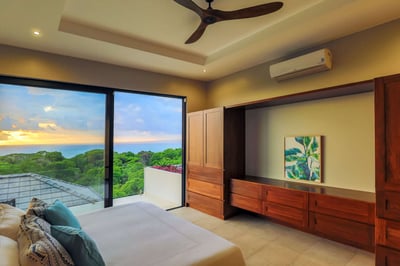 Luxury Villa Photo #28