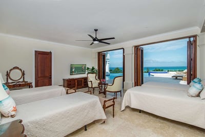 Luxury Villa Photo #22