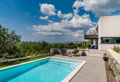 Luxury Villa Photo #3