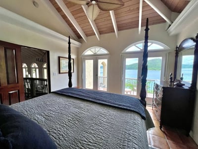 Luxury Villa Photo #39