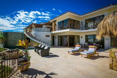 Luxury Villa Photo #6
