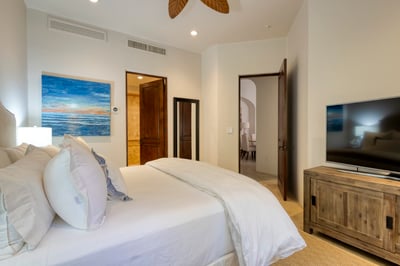 Luxury Villa Photo #50