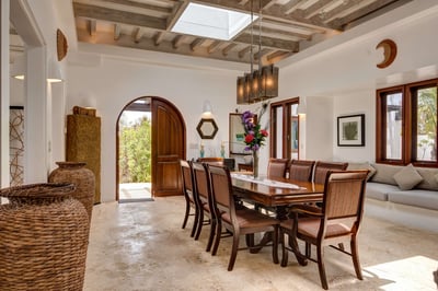 Luxury Villa Photo #7