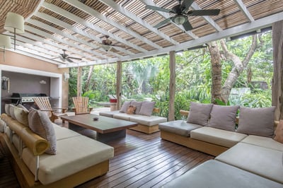 Luxury Villa Photo #6