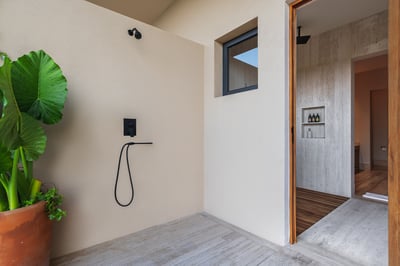 Luxury Villa Photo #32