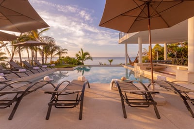 Luxury Villa Photo #7