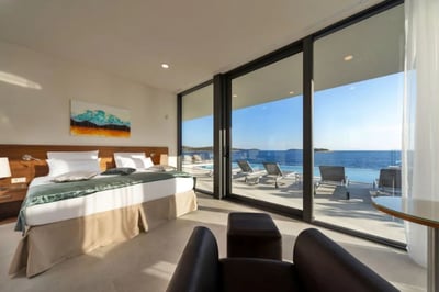 Luxury Villa Photo #20