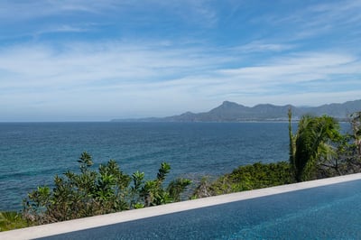 Luxury Villa Photo #4