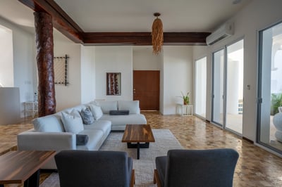 Luxury Villa Photo #24