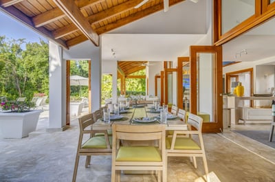 Luxury Villa Photo #23