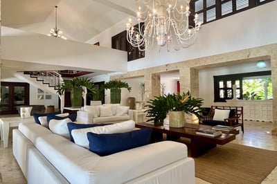 Luxury Villa Photo #9