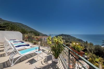Luxury Villa Photo #6