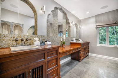 Luxury Villa Photo #22