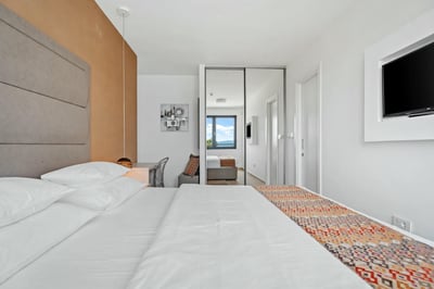 Luxury Villa Photo #40