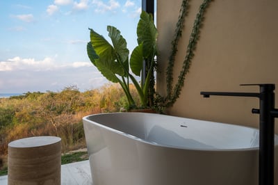 Luxury Villa Photo #30