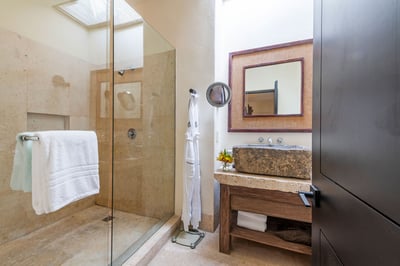 Luxury Villa Photo #48