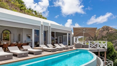 Luxury Villa Photo #4