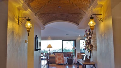 Luxury Villa Photo #18
