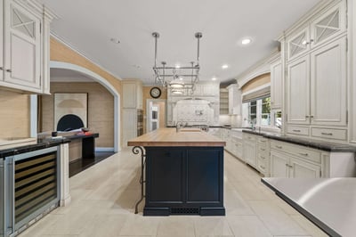 Luxury Villa Photo #26