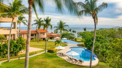 Luxury Villa Photo #5