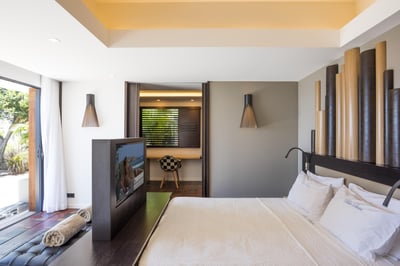 Luxury Villa Photo #41